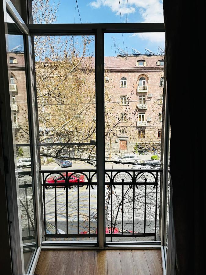 City Center Apartment On Sayat Nova Street Jerevan Exteriör bild